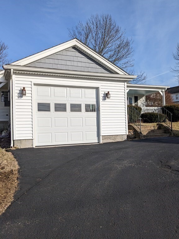 4 Lake Whittemore Dr, Spencer, MA 01562 - photo 4