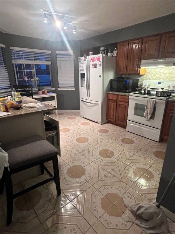 179 Tall Oaks Dr unit C, South Weymouth, MA 02190 - photo 2