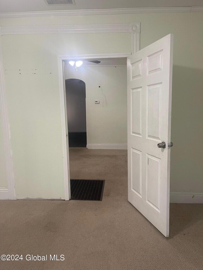 134 Elm St, Schenectady, NY 12304 - photo 5