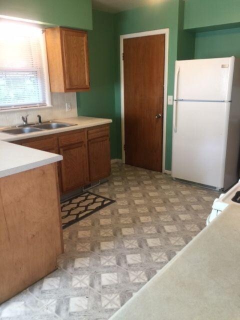 641 Lydia Kitchen 1