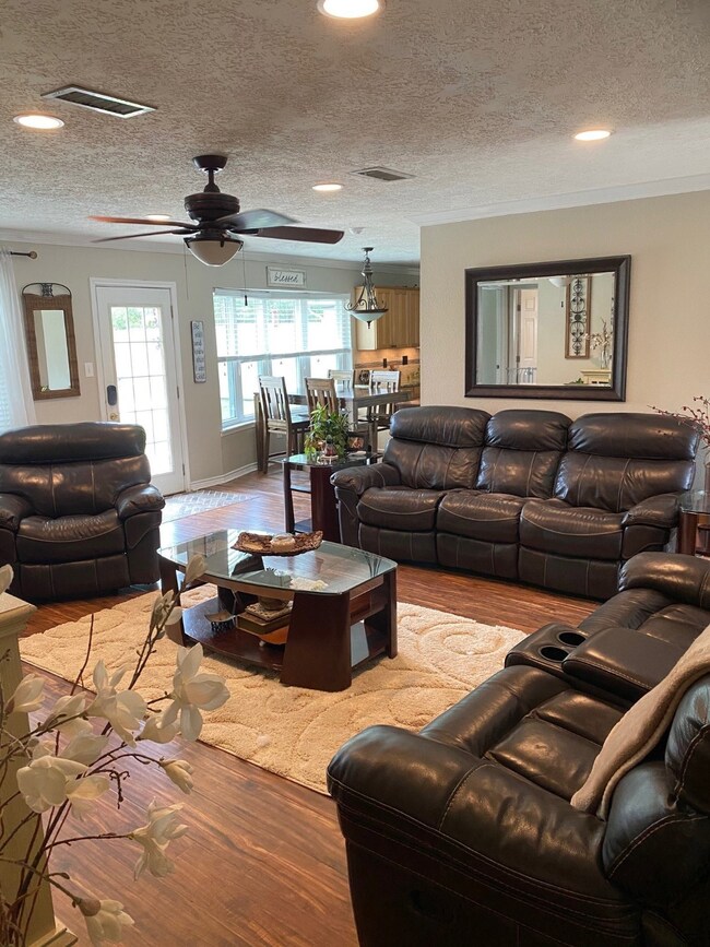 16107 Tibet Rd, Friendswood, TX 77546 - photo 4