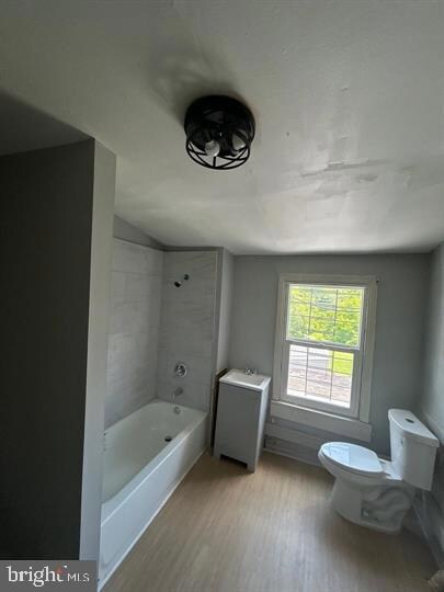 811 N Mount St, Baltimore, MD 21217 - photo 5