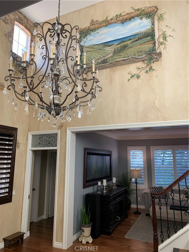 Foyer faux painting