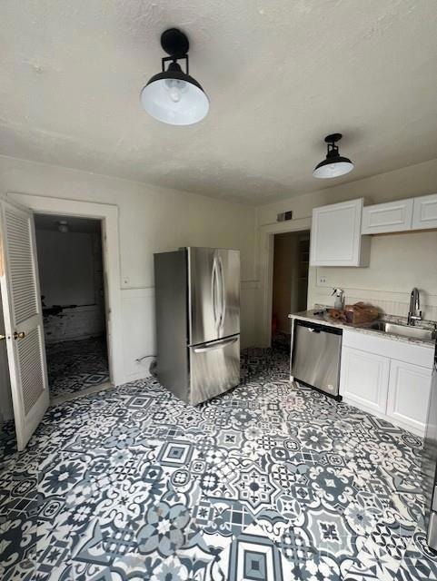 958 Hatch St, Cincinnati, OH 45202 - photo 3