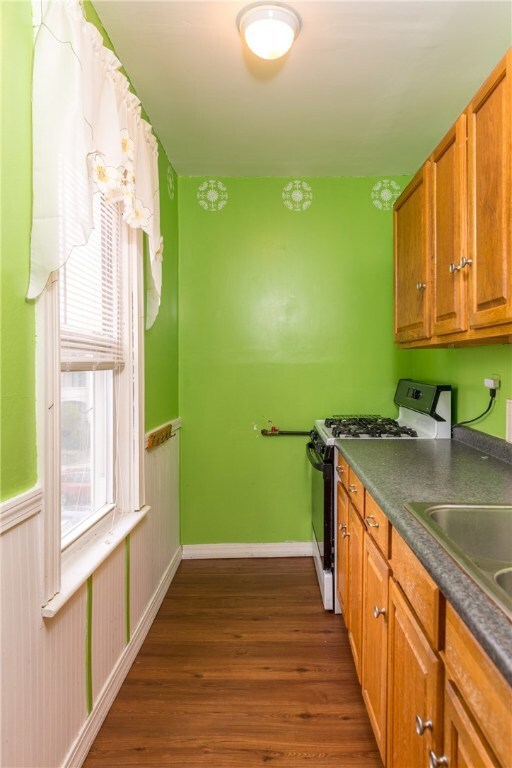 308 Willow St, Woonsocket, RI 02895 - photo 4