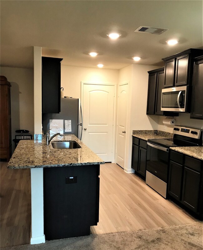 Kitchen is ready for the chef in you!!!  Great prep and serve space!