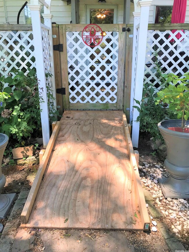 108 Broad St, West Point, AR 72178 - photo 2