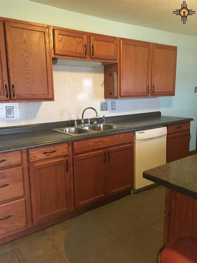 212 W Scharbauer St, Hobbs, NM 88240 - photo 5