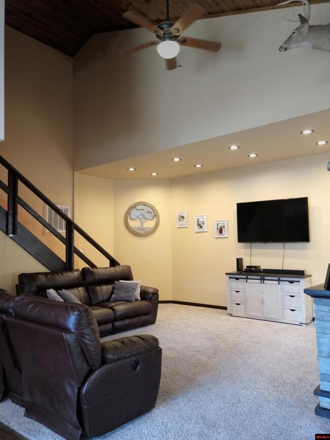 391 Longfellow Dr, Mountain Home, AR 72653 - photo 4