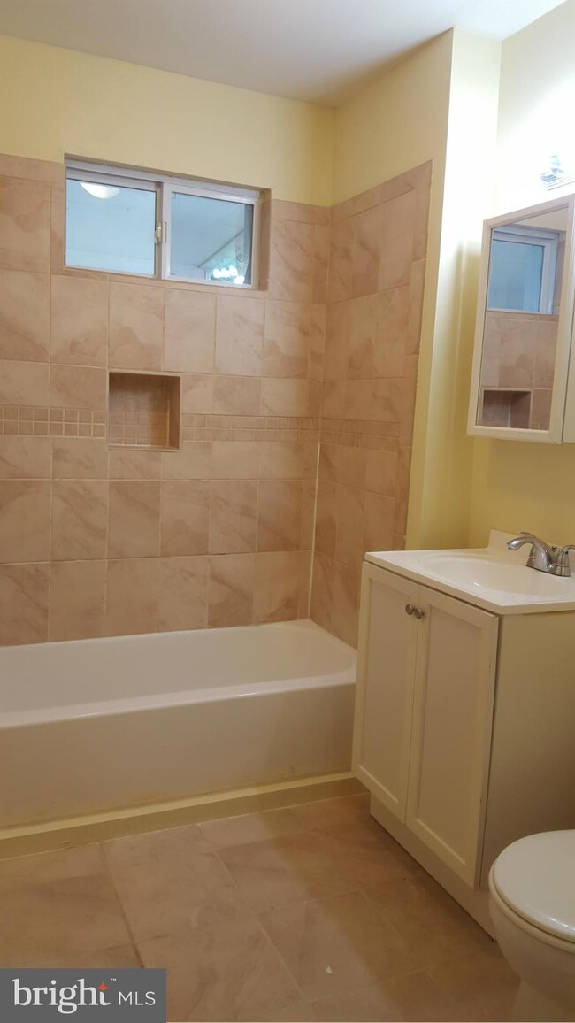 2522 Oakley Ave unit B, Baltimore, MD 21215 - photo 5