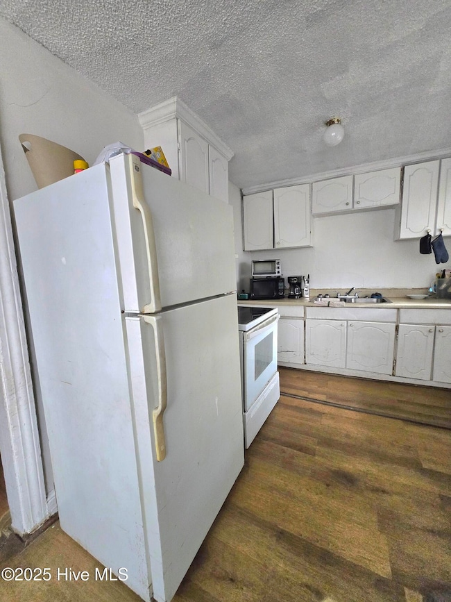 2131 N Village Dr, Greenville, NC 27834 - photo 5