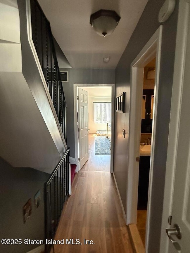 20 Country Ln, Staten Island, NY 10312 - photo 3