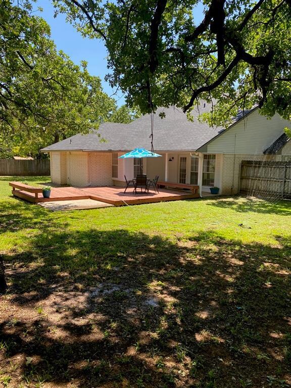 602 Dogwood St, Springtown, TX 76082 - photo 5