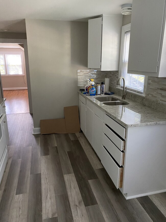 910 W 7th St unit B, Columbia, TN 38401 - photo 3