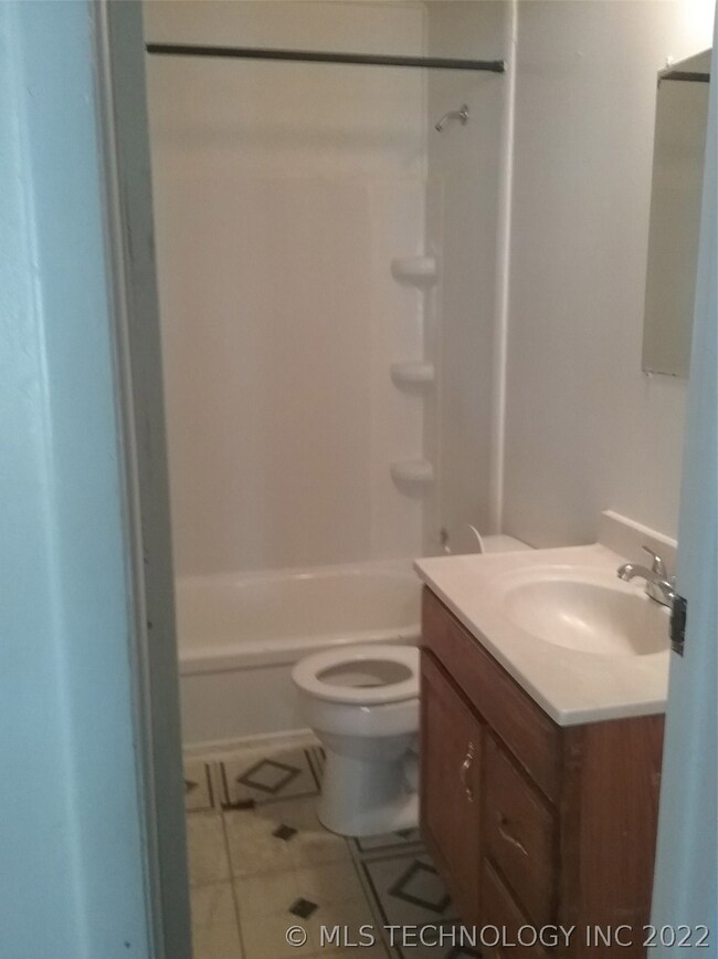 1107 N Vinita Ave, Tahlequah, OK 74464 - photo 7