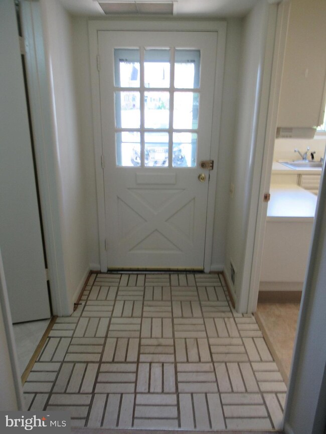 3566 Chiswick Ct, Silver Spring, MD 20906 - photo 6