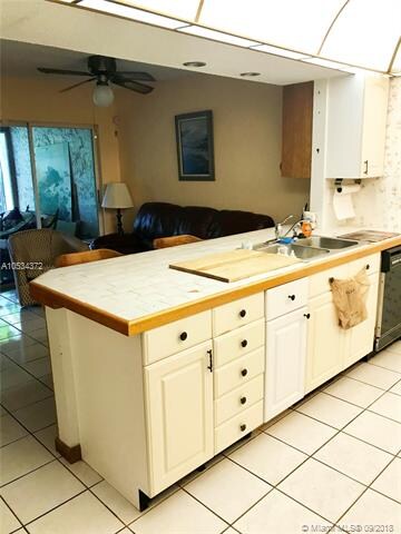 7404 NW 75th St unit 3730, Tamarac, FL 33321 - photo 2