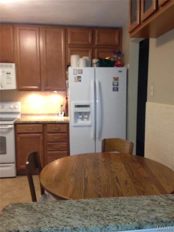 unlisted-address, Saint Louis, MO 63105 - photo 4