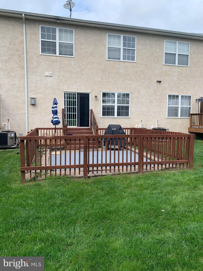 448 Auburn Ct, Souderton, PA 18964 - photo 5