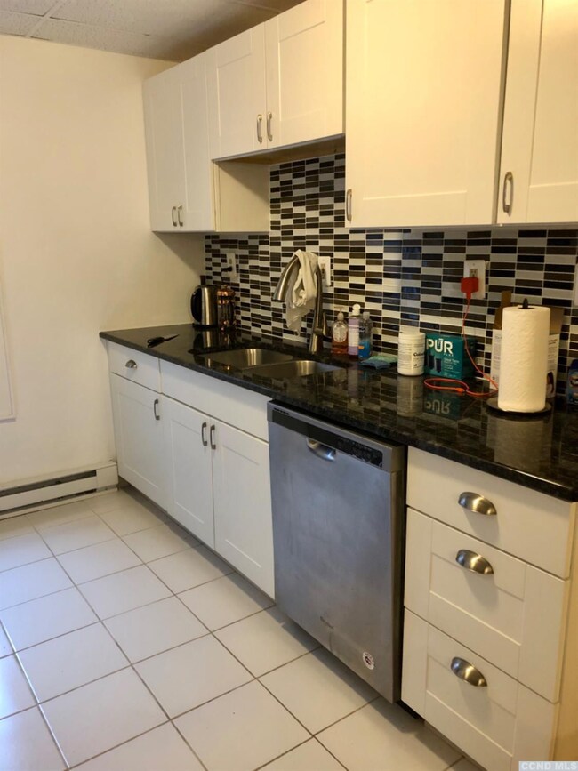 437 Warren St unit 2L, Hudson, NY 12534 - photo 5