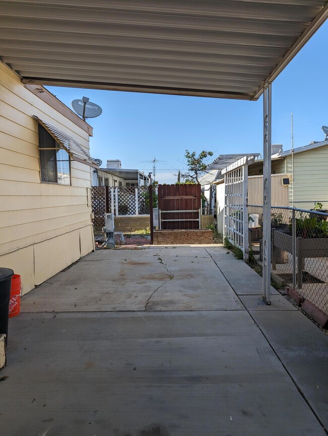 2550 #15-MOBILEHOME-PARKINGAWNING