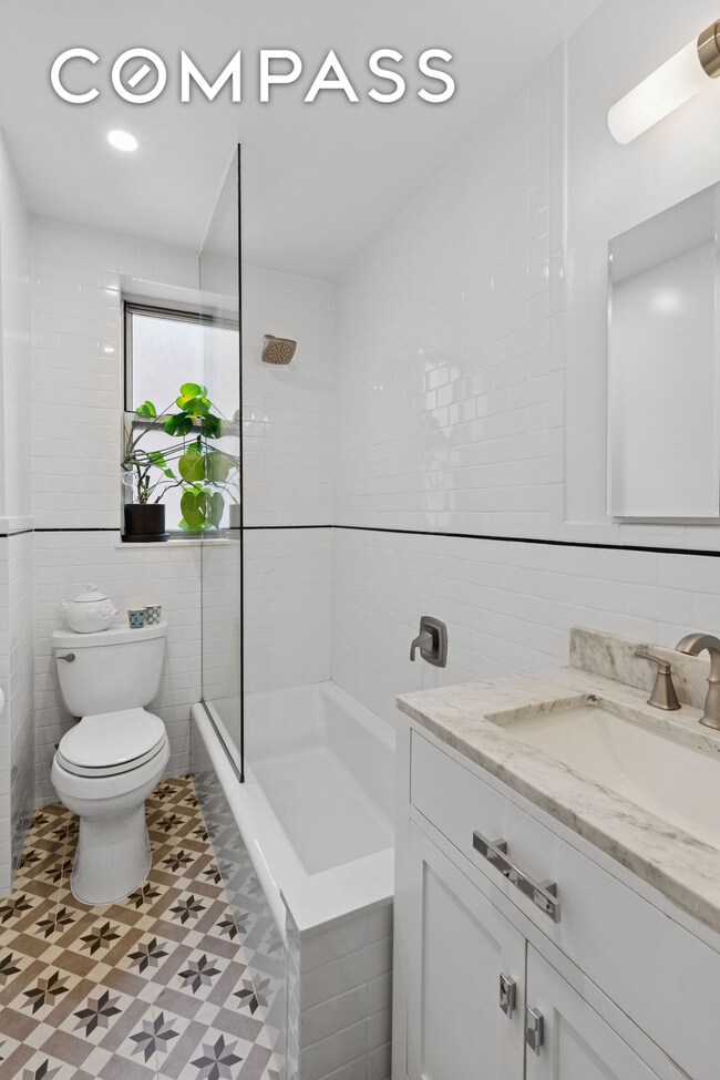 720 Fort Washington Ave unit 5D, New York, NY 10040 - photo 7