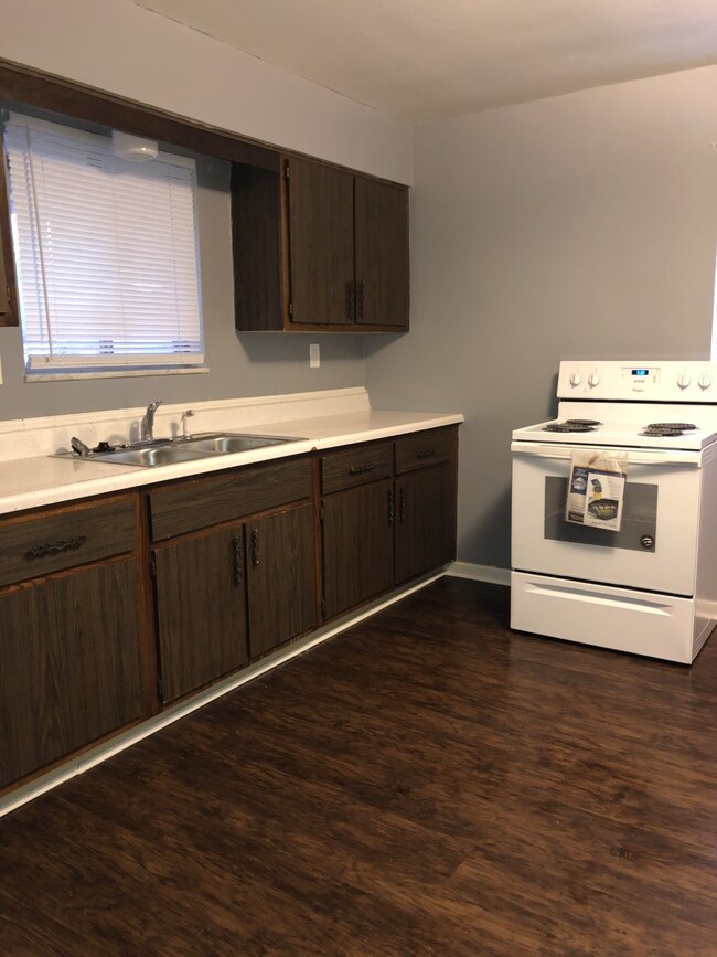 315 Wilson Dr unit 315-336 Wilson Drive, Bloomfield, IN 47424 - photo 4