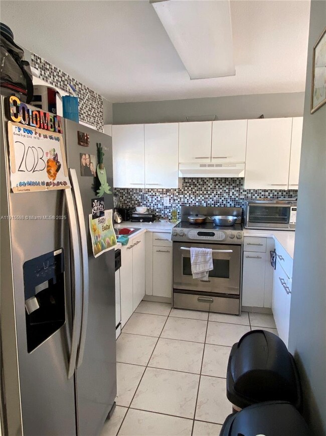 6245 SW Kendale Lakes Cir unit 209, Miami, FL 33183 - photo 3