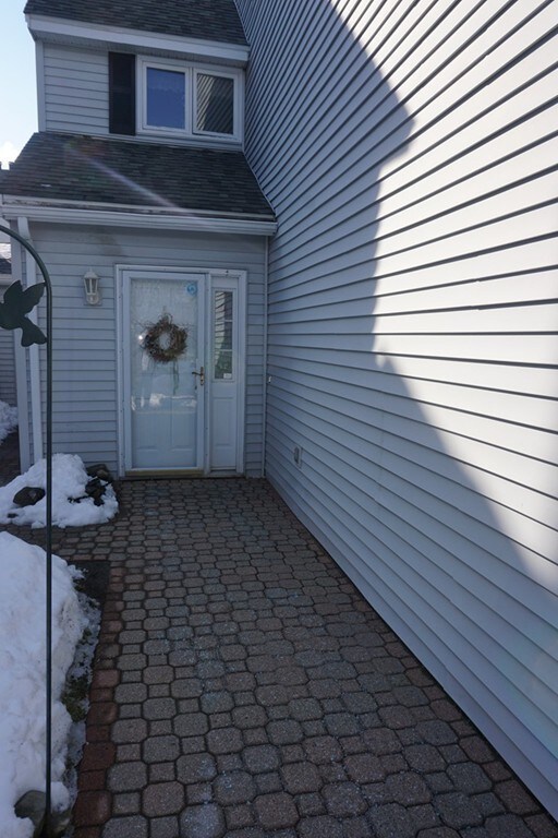 130 Arlington St unit 8, Dracut, MA 01826 - photo 2