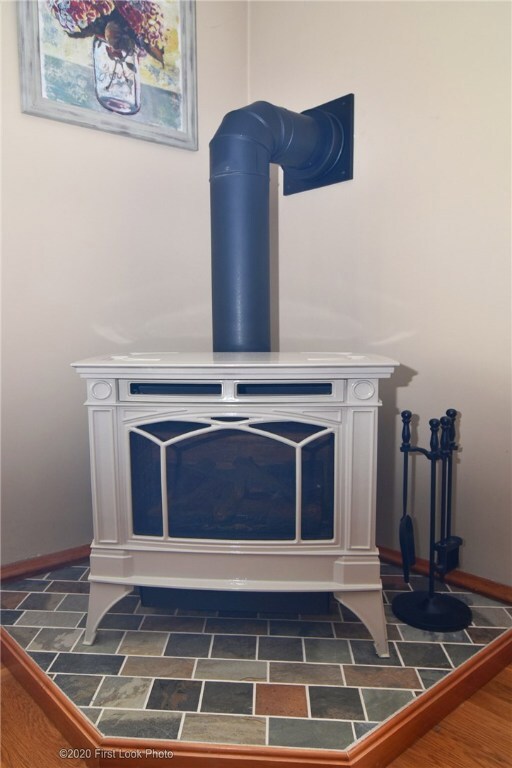 129 Cornell St, Cranston, RI 02920 - photo 7