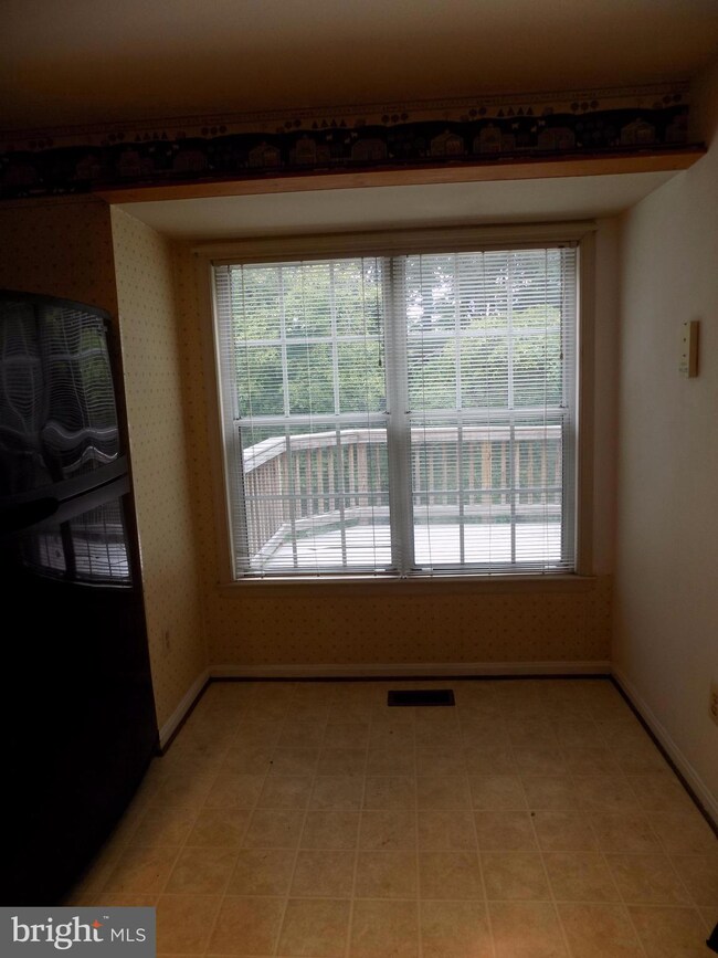 13826 Fount Beattie Ct, Centreville, VA 20121 - photo 4