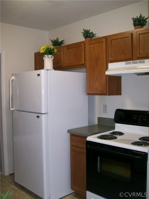 Kitchen with vinyl flooring