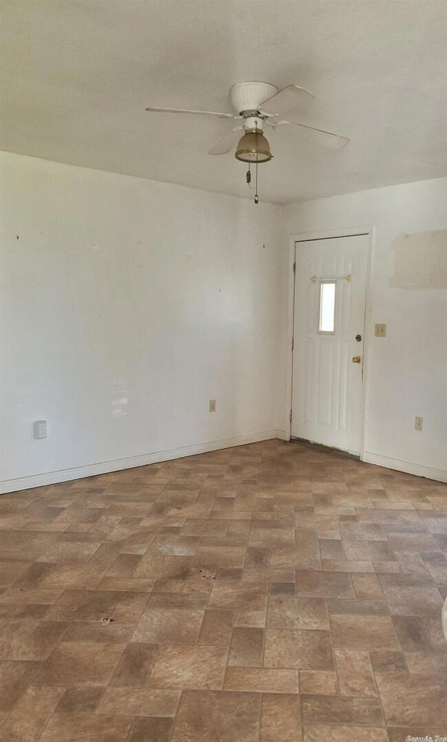 103 Pine St, Mc Rae, AR 72102 - photo 6