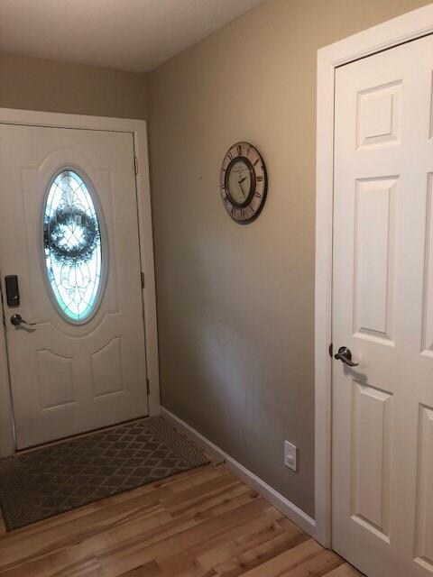 2216 Dawnshire Dr, Columbus, IN 47203 - photo 5