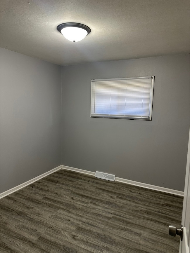 2956 Sherwood Ave, Markham, IL 60428 - photo 7