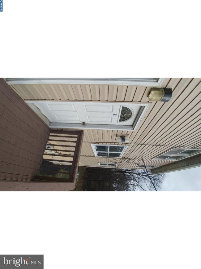 721 Willow St unit 2B, Lansdale, PA 19446 - photo 2