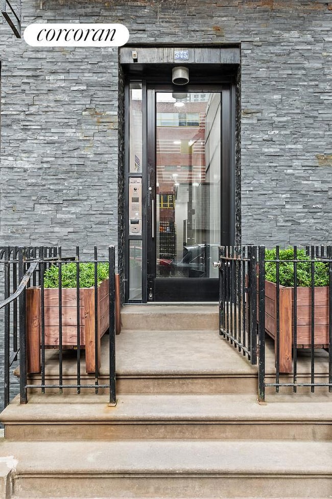 343 E 92nd St unit PHR, New York, NY 10128 - photo 6