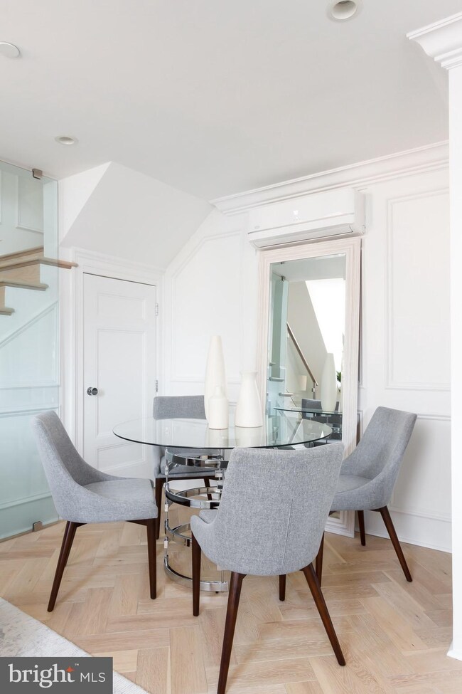 2007 Wyoming Ave NW unit 14, Washington, DC 20009 - photo 3