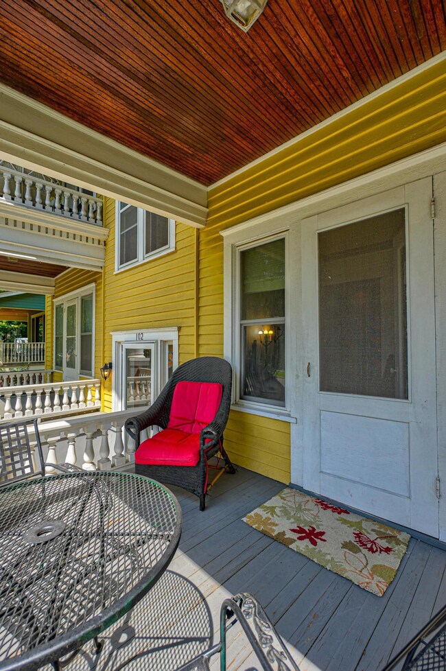 102 Western Ave N #1-39.jpg