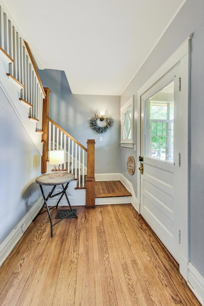 300 N Maple Ave, Elmhurst, IL 60126 - photo 5