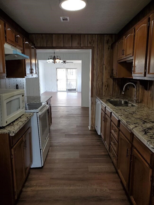 7543 Dixie Dr, Houston, TX 77087 - photo 6