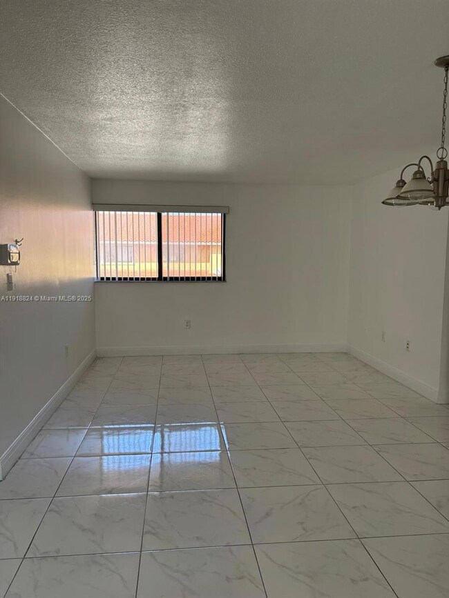 2740 W 61st St unit 204, Hialeah, FL 33016 - photo 3