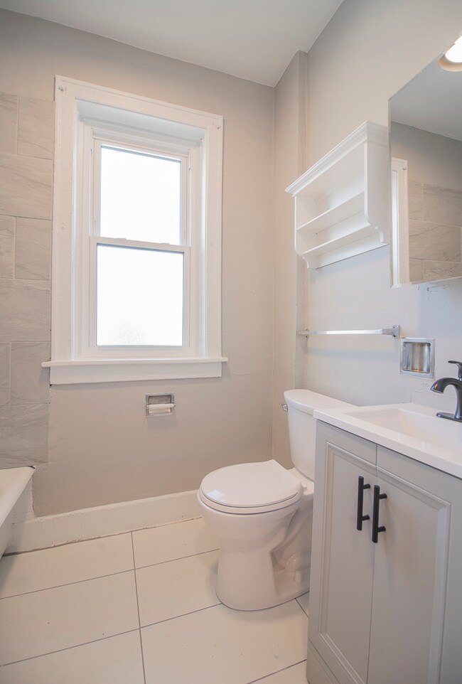 1414 W Pratt Blvd unit 410, Chicago, IL 60626 - photo 7