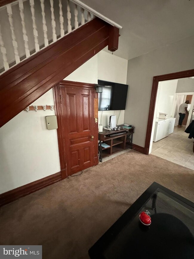 217 Douglass St, Reading, PA 19601 - photo 3