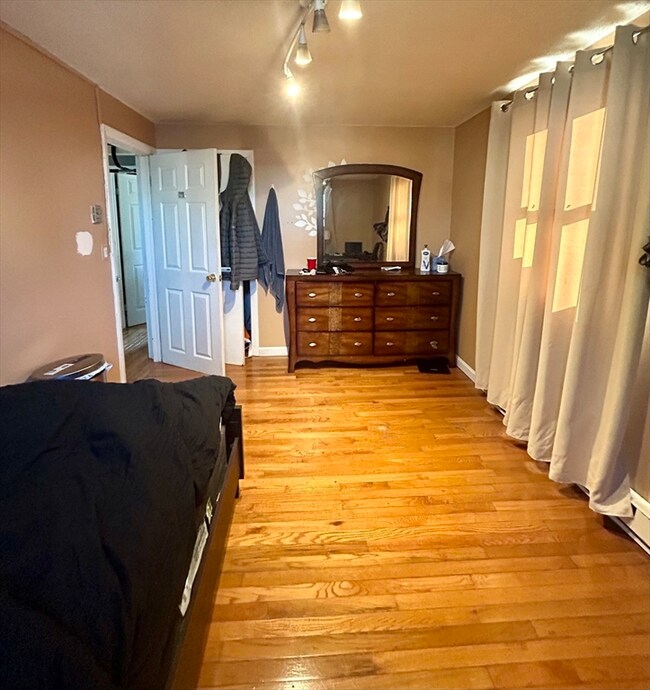 1040 Cove Rd unit 1, New Bedford, MA 02744 - photo 3