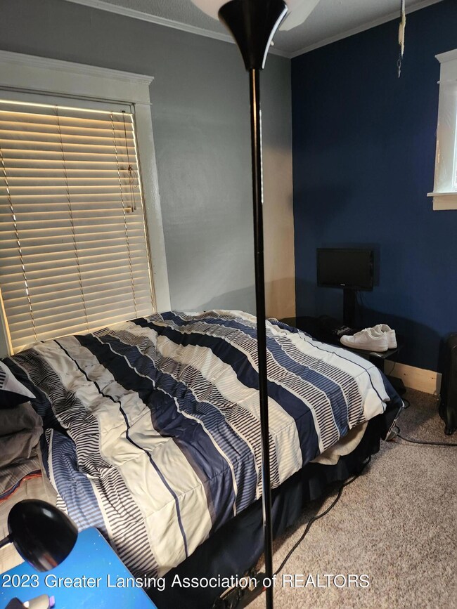 1243 Parkview St, Lansing, MI 48912 - photo 3