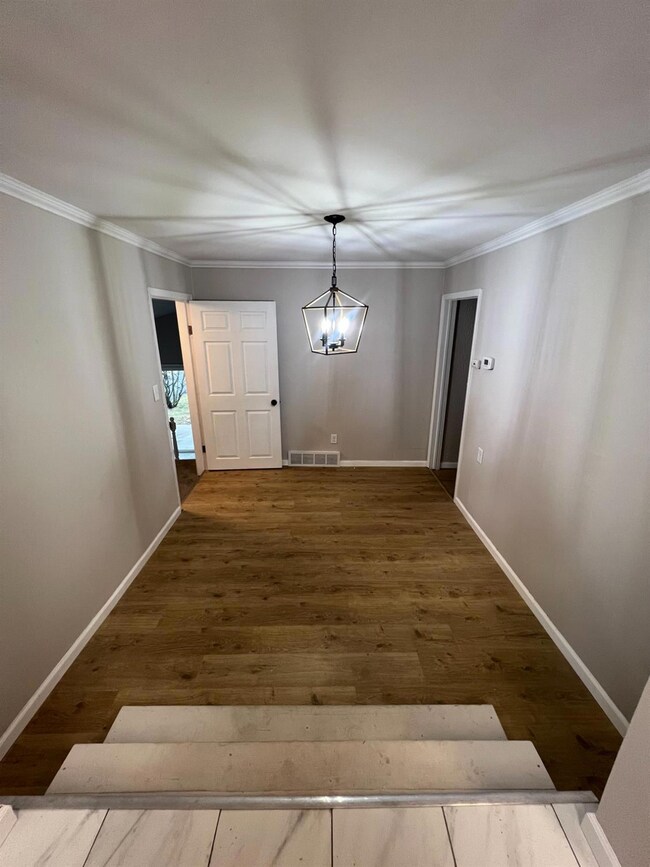 1525 E Elm St, Griffith, IN 46319 - photo 4