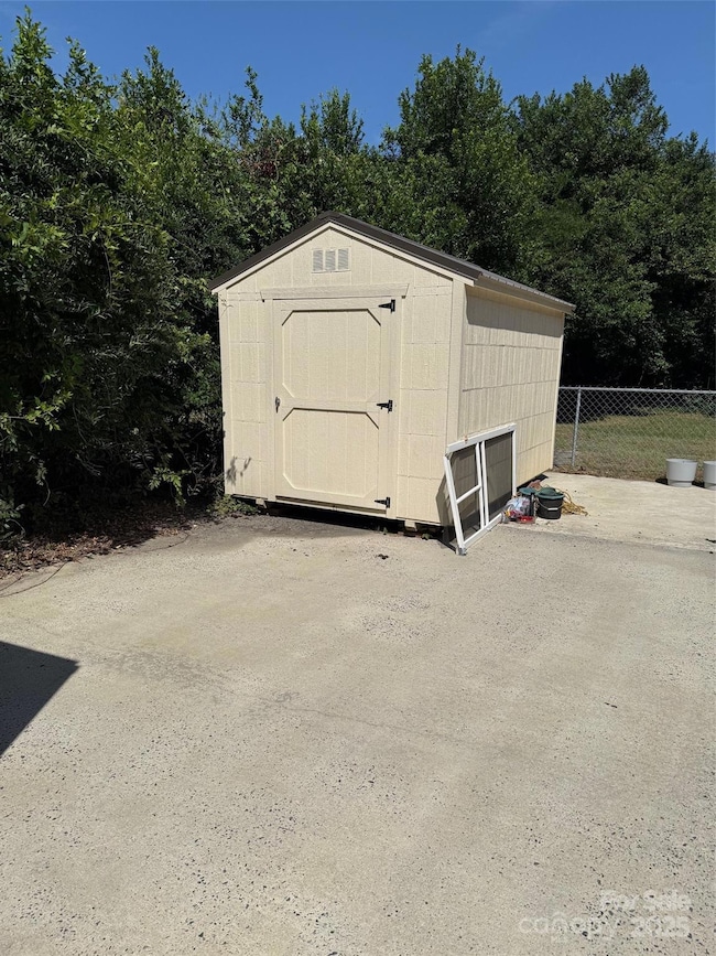 202 N Ingram St, Kershaw, SC 29067 - photo 2