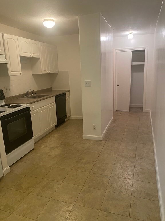 123 Sewall Ave unit 3F, Brookline, MA 02446 - photo 2