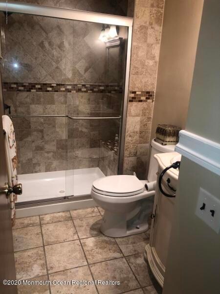 17b Bath2